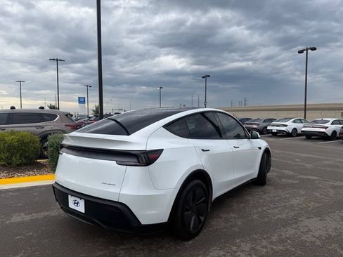 Used 2026 Tesla Model Y AWD image 3