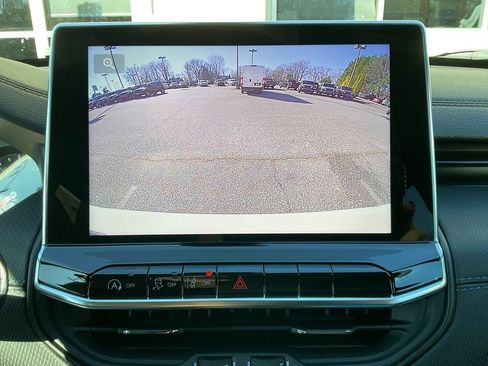 New 2026 Jeep Compass Latitude image 21