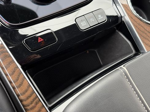 Used 2026 Cadillac Escalade ESV Platinum Luxury w/ LPO, Floor Liner Package AWD/4WD image 28
