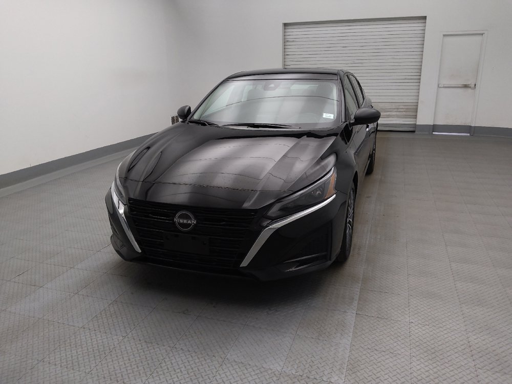 Used 2025 Nissan Altima 2.5 SV FWD image 15