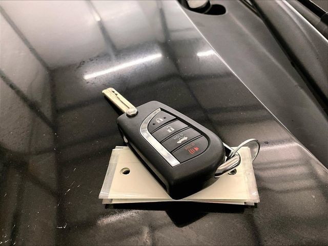 Used 2021 Toyota Corolla LE FWD image 9