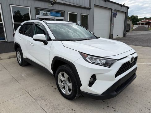 Used 2019 Toyota RAV4 XLE w/ All Weather Liner Package AWD/4WD image 10
