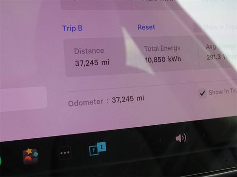 Used 2021 Tesla Model Y Long Range image 19