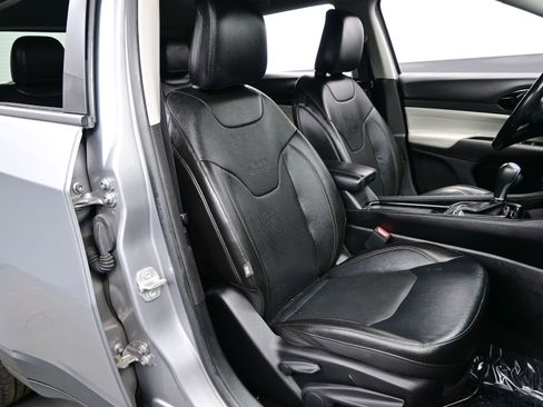 Used 2022 Jeep Compass Limited AWD/4WD image 17
