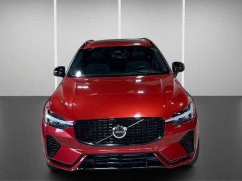 Used 2022 Volvo XC60 T8 R-Design w/ Advanced Package image 2