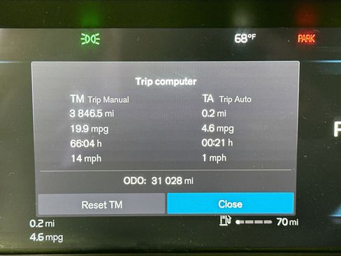 Used 2022 Volvo XC60 B5 Momentum w/ Protection Package Premier image 12