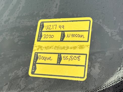 Used 2020 Nissan Rogue Sport SV image 3