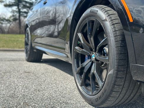 Certified 2025 BMW X7 M60i image 9