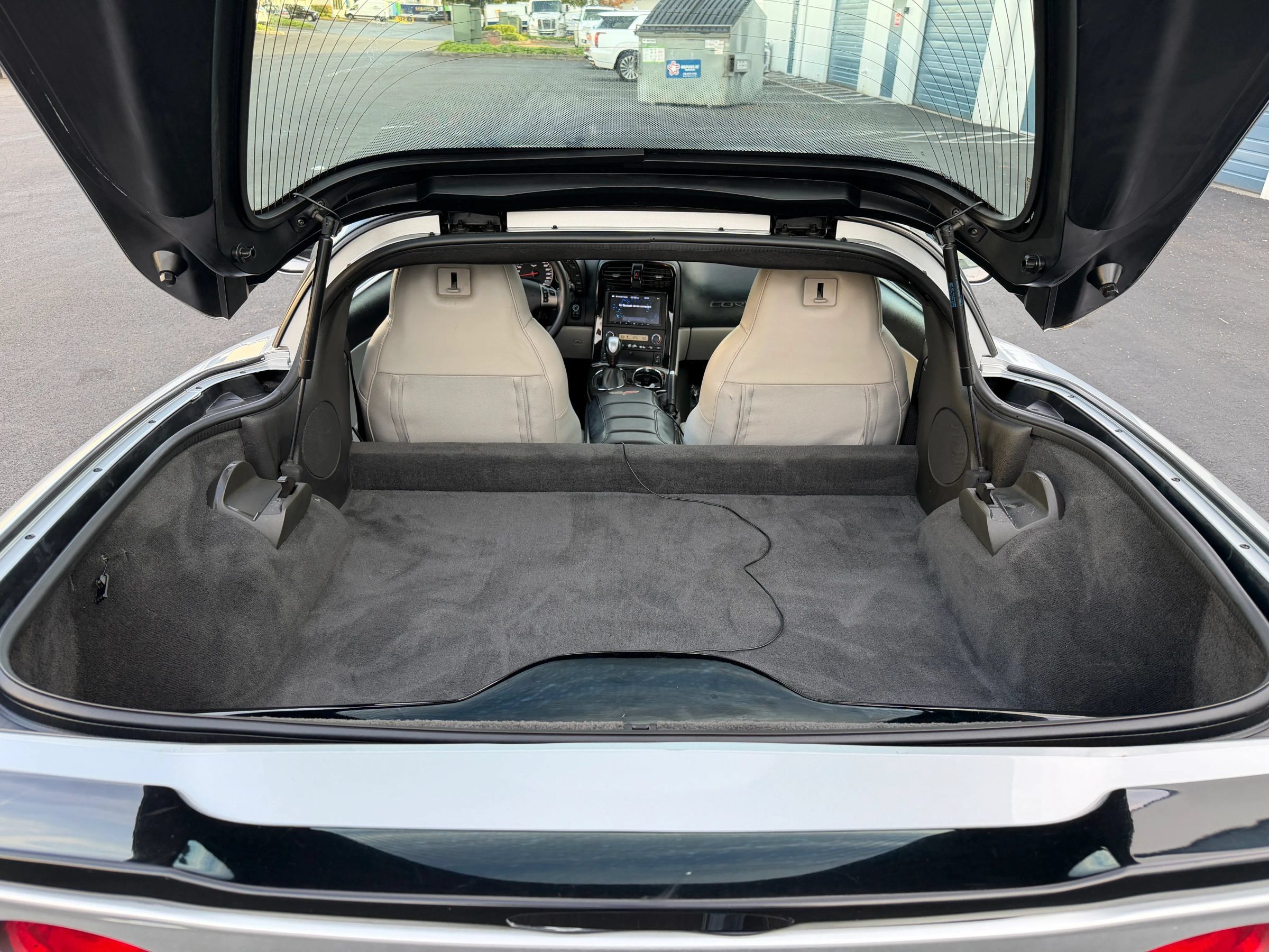 Used 2009 Chevrolet Corvette Coupe w/ Preferred Equipment Group RWD image 21