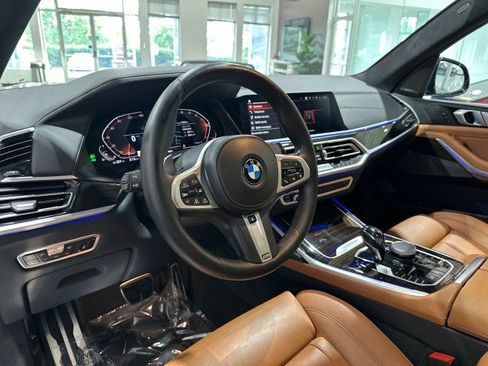 Used 2021 BMW X7 xDrive40i w/ M Sport Package AWD/4WD image 3