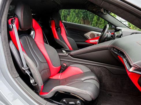 Used 2024 Chevrolet Corvette Z06 RWD image 31