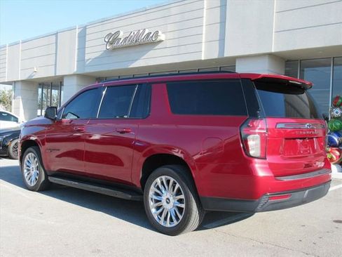 Used 2021 Chevrolet Suburban RST w/ Luxury Package image 4