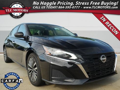Used 2025 Nissan Altima 2.5 SV FWD image 1