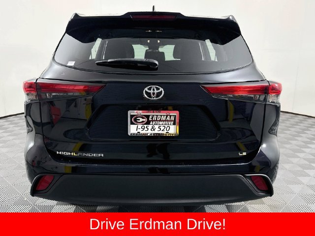 Used 2022 Toyota Highlander LE FWD image 22