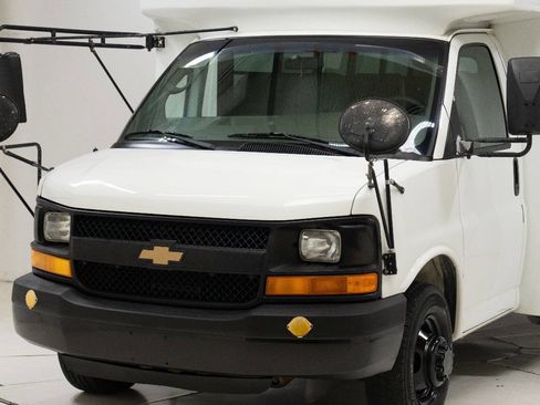 Used 2004 Chevrolet Express 3500 w/ School Bus Package RWD image 10