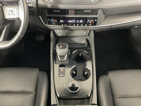 Used 2023 Nissan Rogue SV w/ SV Premium B Package AWD/4WD image 14