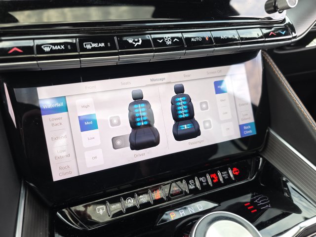 Used 2025 Jeep Grand Wagoneer L Series III w/ Rear Seat Video Group 1 AWD/4WD image 35