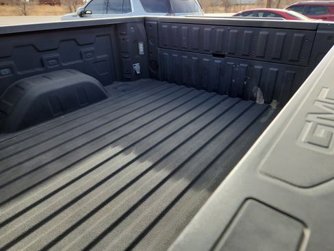 Used 2023 GMC Sierra 1500 AT4 w/ Technology Package image 8