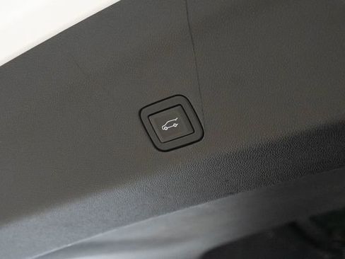 Used 2022 Chevrolet Tahoe RST w/ Luxury Package RWD image 19