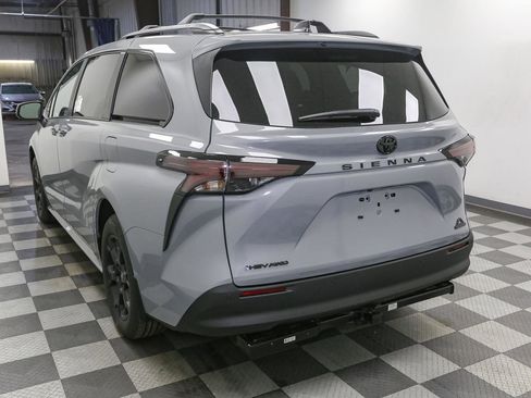 New 2026 Toyota Sienna XLE Woodland Edition AWD/4WD image 8