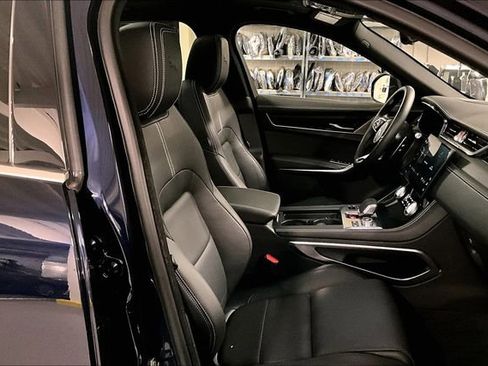 Certified 2025 Jaguar F-PACE R-Dynamic S image 6