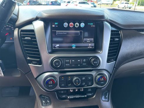 Used 2019 Chevrolet Suburban LT RWD image 13