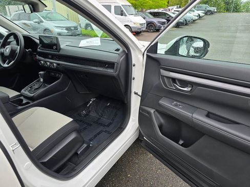 Certified 2025 Honda CR-V LX image 10