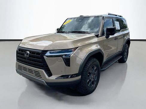Used 2024 Lexus GX 550 AWD/4WD image 3