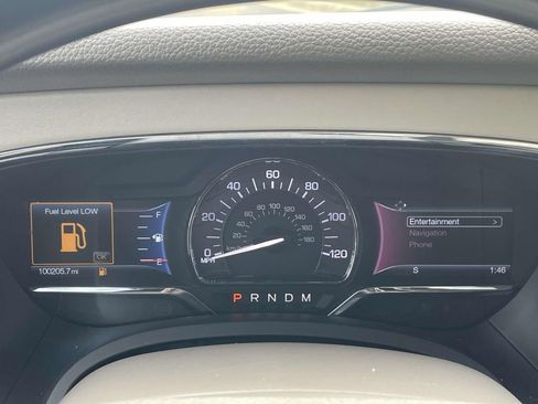 Used 2017 Lincoln Navigator Select image 23