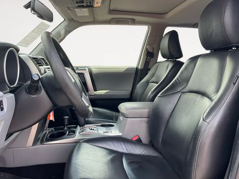 Used 2012 Toyota 4Runner SR5 w/ Convenience Pkg AWD/4WD image 9