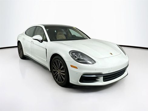 Used 2017 Porsche Panamera 4 image 4
