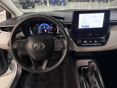 Used 2026 Toyota Corolla LE FWD image 27