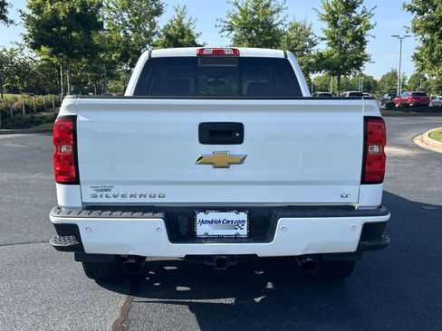 Used 2018 Chevrolet Silverado 1500 LT w/ All Star Edition AWD/4WD image 8