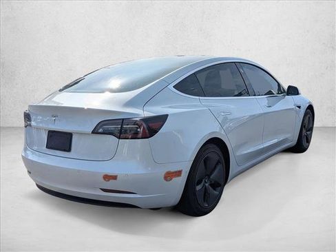 Used 2020 Tesla Model 3 Standard Range Plus image 5