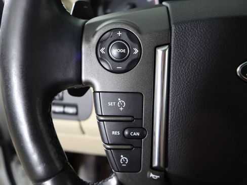 Used 2016 Land Rover LR4 HSE image 49