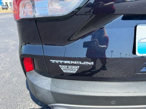 Used 2021 Ford Escape Titanium w/ Titanium Elite Package AWD/4WD image 10