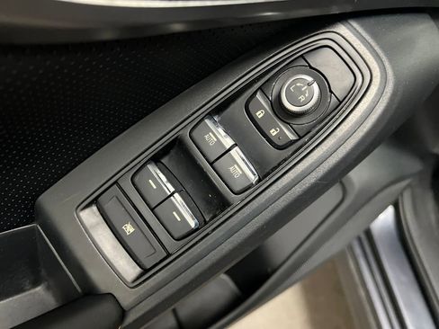 Used 2019 Subaru Crosstrek 2.0i Limited w/ Moonroof Package AWD/4WD image 14