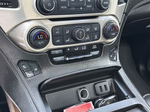 Used 2019 GMC Yukon XL Denali AWD/4WD image 25