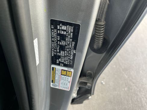 Used 2025 Kia Sportage LX image 29