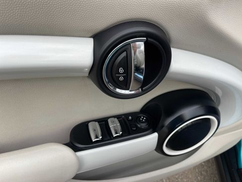 Used 2017 MINI Cooper S image 26