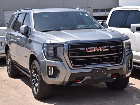 Used 2024 GMC Yukon AT4 w/ Technology Package AWD/4WD image 4