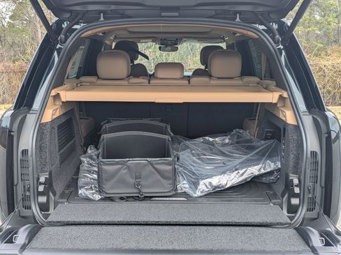 New 2026 Land Rover Range Rover Long Wheelbase SE image 27