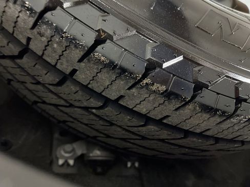Used 2022 Ford Explorer XLT RWD image 41