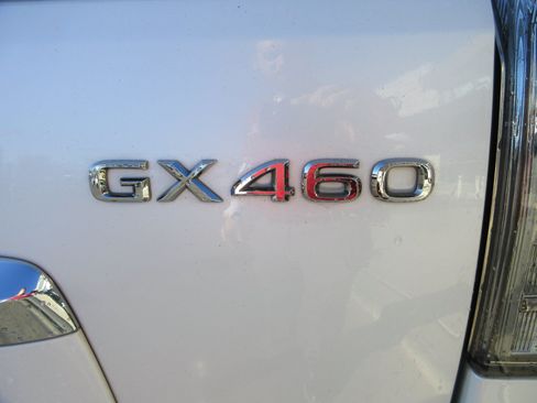 Used 2017 Lexus GX 460 Luxury AWD/4WD image 8