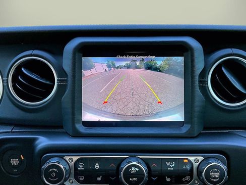 Certified 2022 Jeep Wrangler Unlimited Sahara w/ LED Lighting Group AWD/4WD image 14