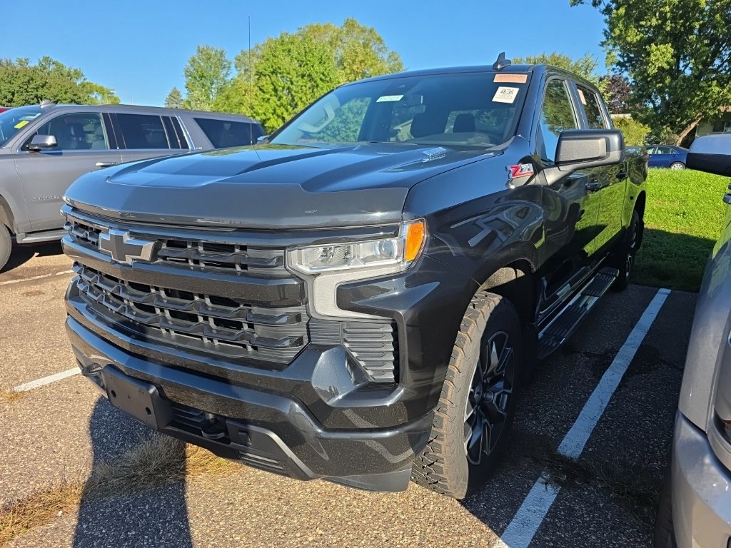 Used 2024 Chevrolet Silverado 1500 RST AWD/4WD image 2