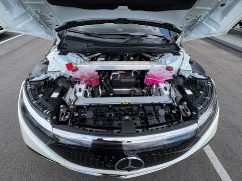 Used 2022 Mercedes-Benz EQS 580 4MATIC Sedan image 19
