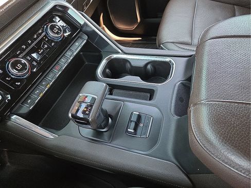 Used 2023 GMC Sierra 1500 Denali AWD/4WD image 25