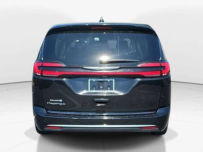 Used 2024 Chrysler Pacifica Touring-L