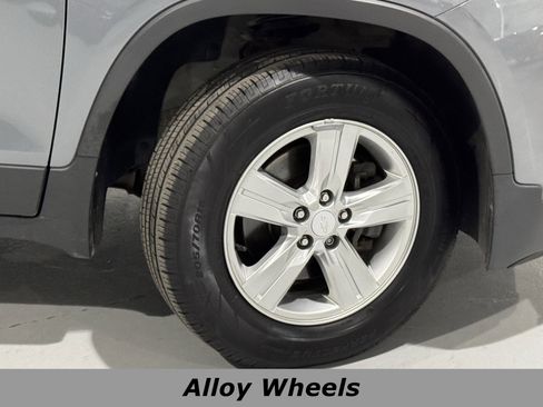 Used 2020 Chevrolet Trax LT w/ Driver Confidence Package image 14